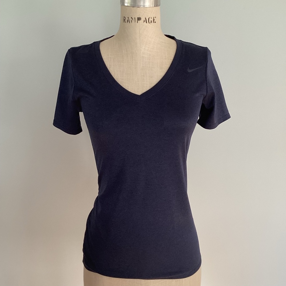Nike The Nike Tee Dri-Fit Womens Athletic Cut Size Small